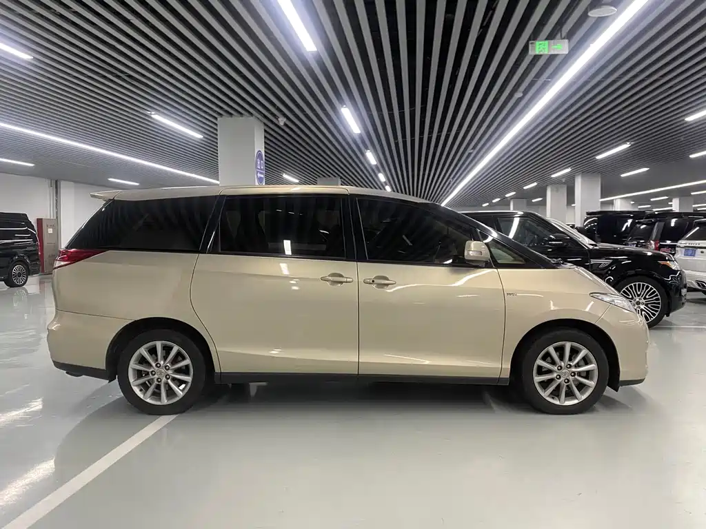 Toyota Previa — миниатюра 4