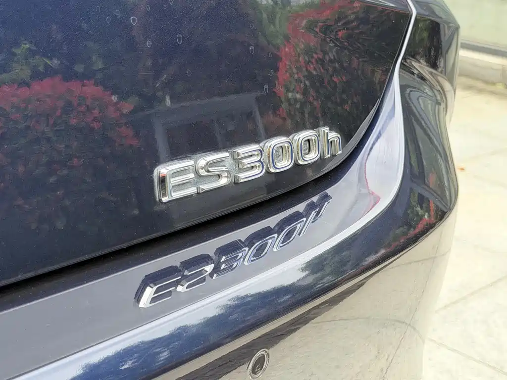 Lexus ES — миниатюра 8