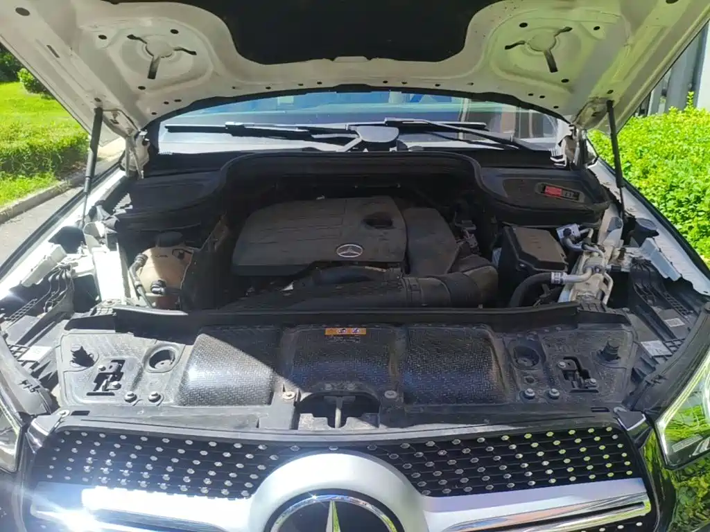 Mercedes-Benz GLE (Import) — миниатюра 20