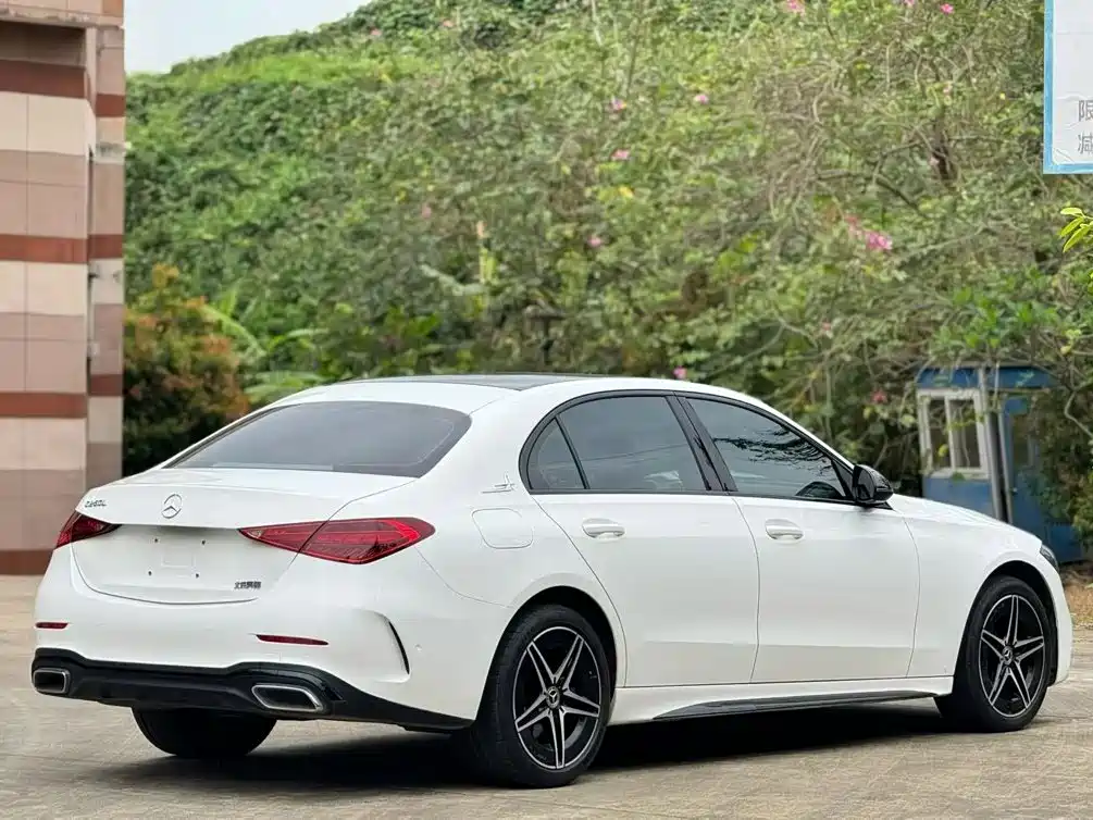 Mercedes-Benz C-Class — миниатюра 8