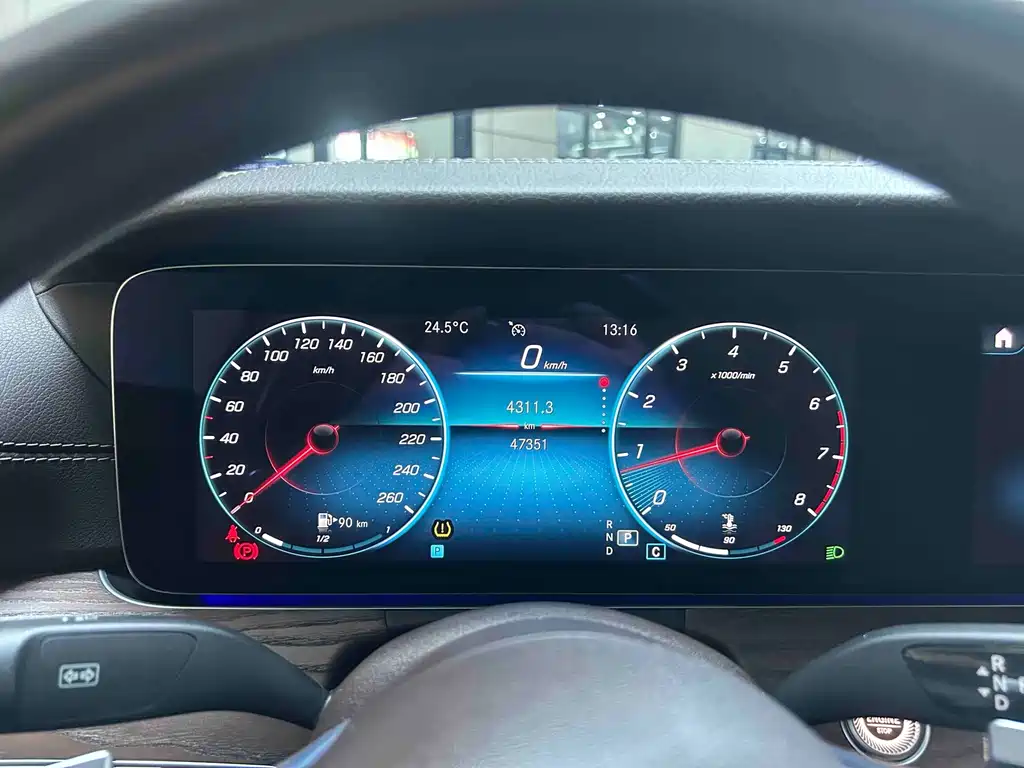 Mercedes-Benz E-Class — миниатюра 18
