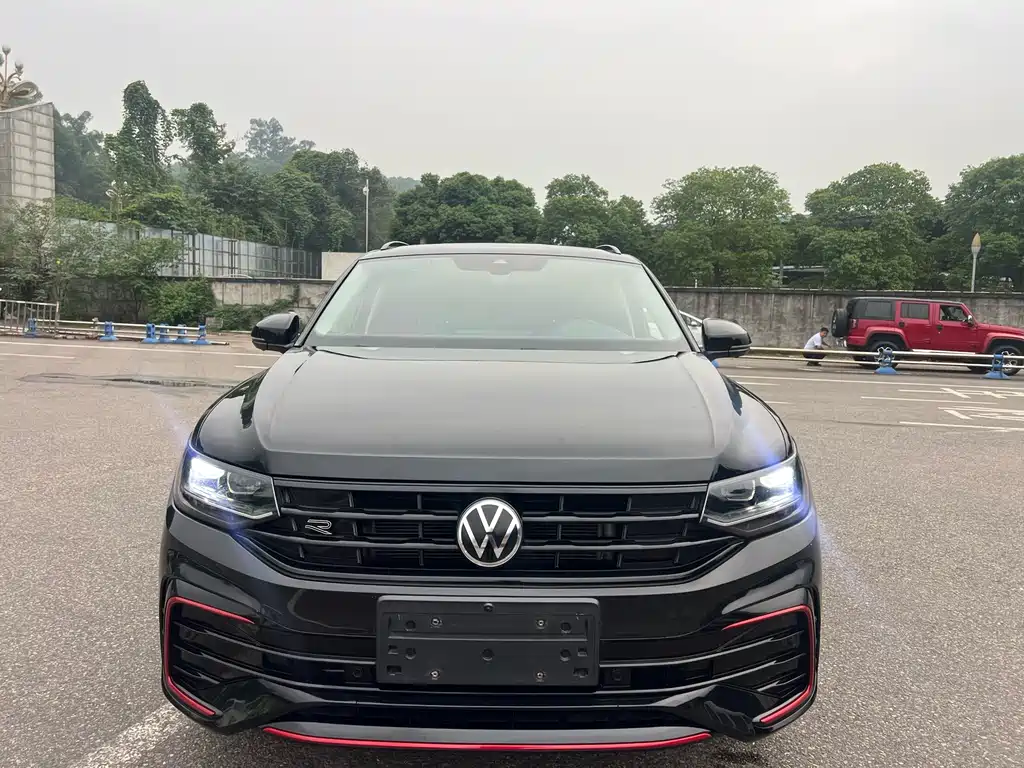 Volkswagen Tiguan X — миниатюра 2