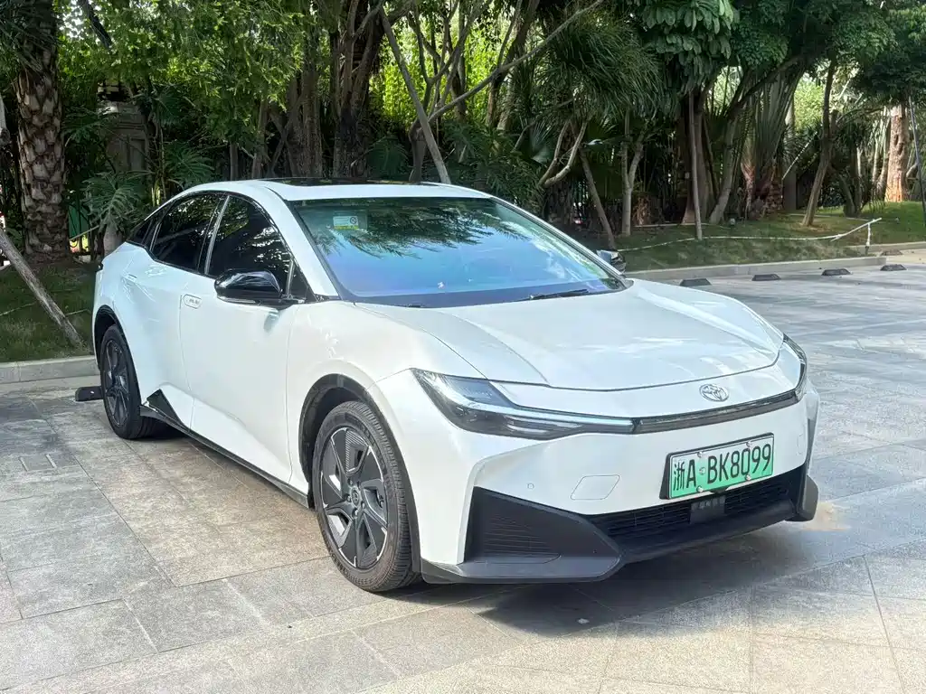 Toyota bZ3 — миниатюра 3
