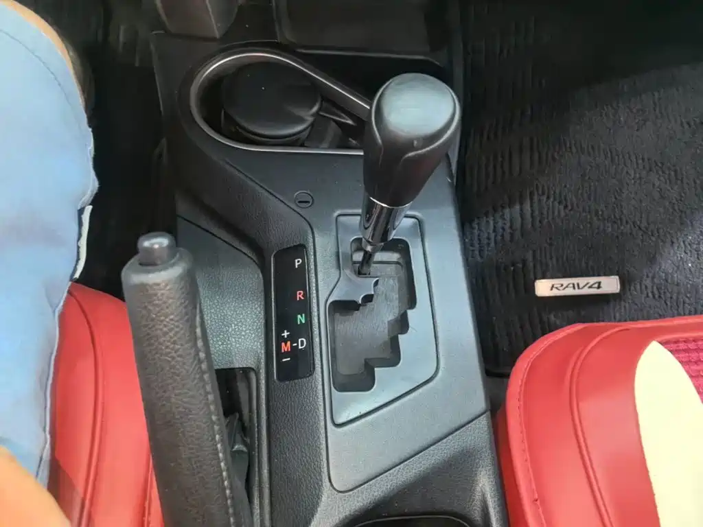 Toyota RAV4 — миниатюра 14