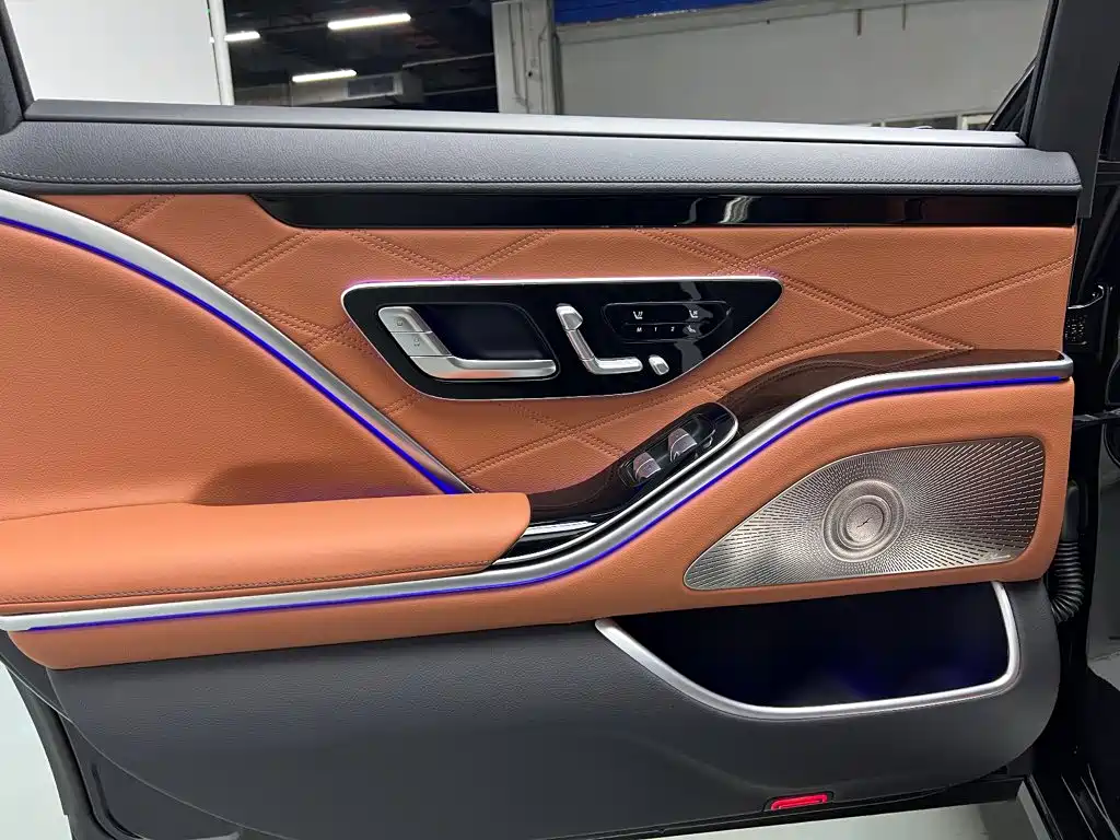 Mercedes-Benz S-Class — миниатюра 13