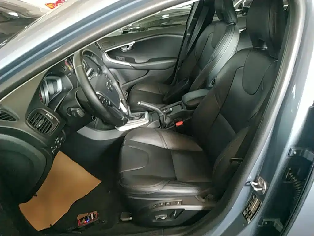 Volvo V40 — миниатюра 15