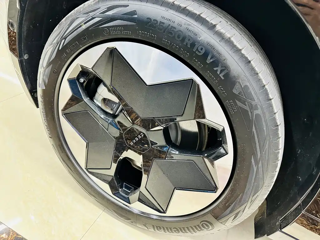 Zeekr X — миниатюра 12