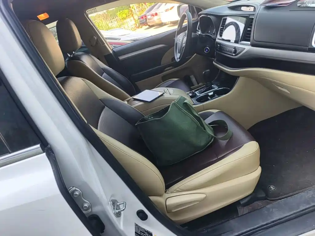 Toyota Highlander — миниатюра 25