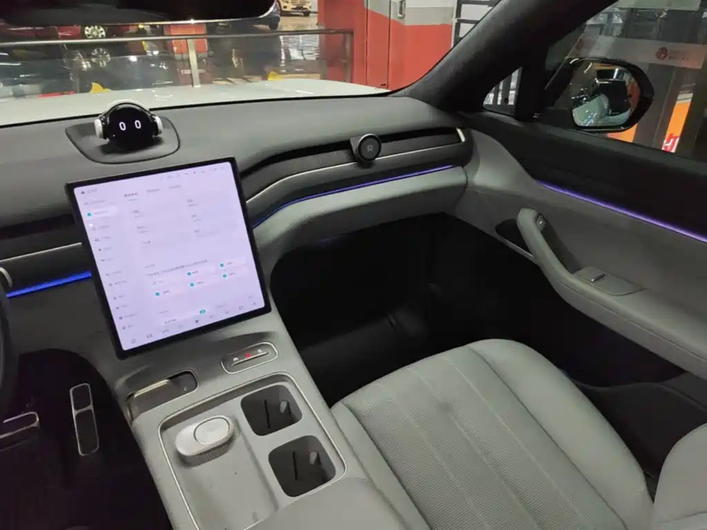 NIO ES8 — миниатюра 13