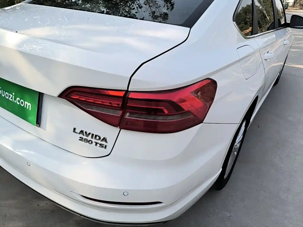 Volkswagen Lavida — миниатюра 8