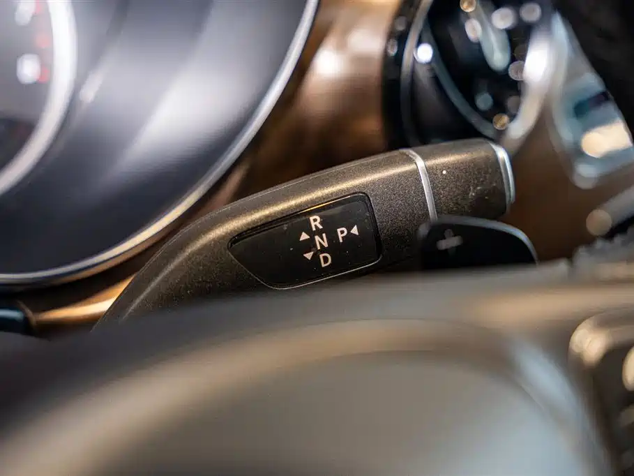 MERCEDES-BENZ V CLASS