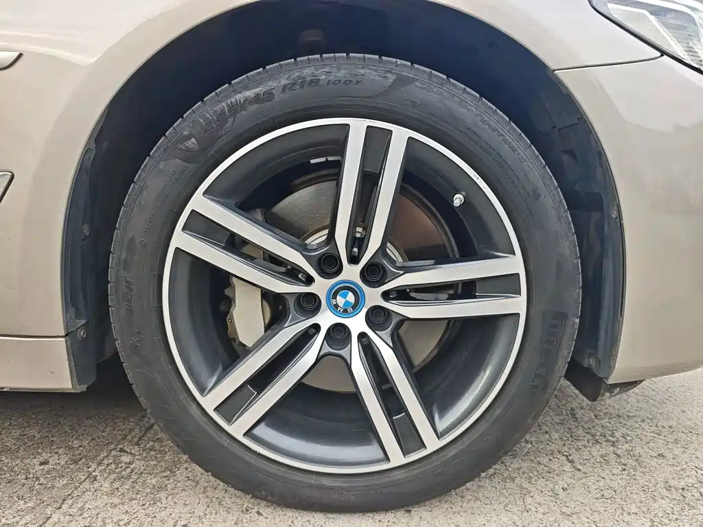 BMW 5 Series New Energy — миниатюра 19