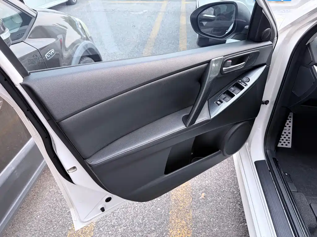 Mazda 3 Xingcheng — миниатюра 4