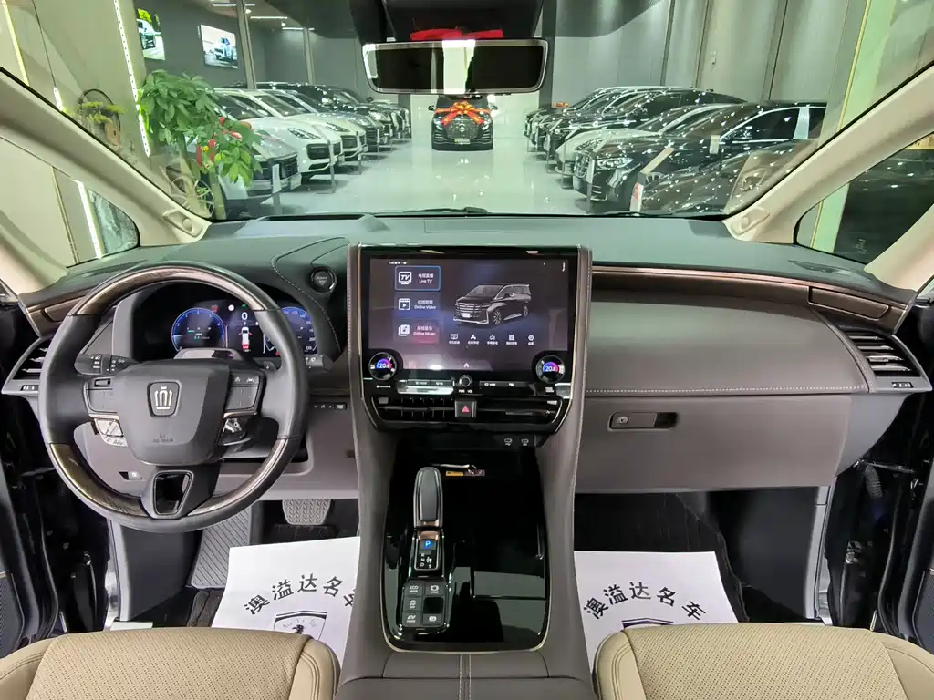 Toyota Vellfire — миниатюра 23