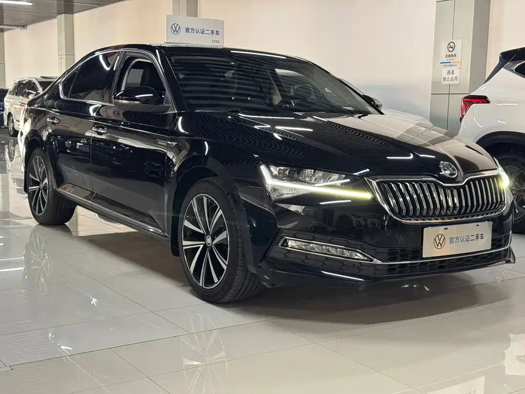 Skoda Superb — миниатюра 3