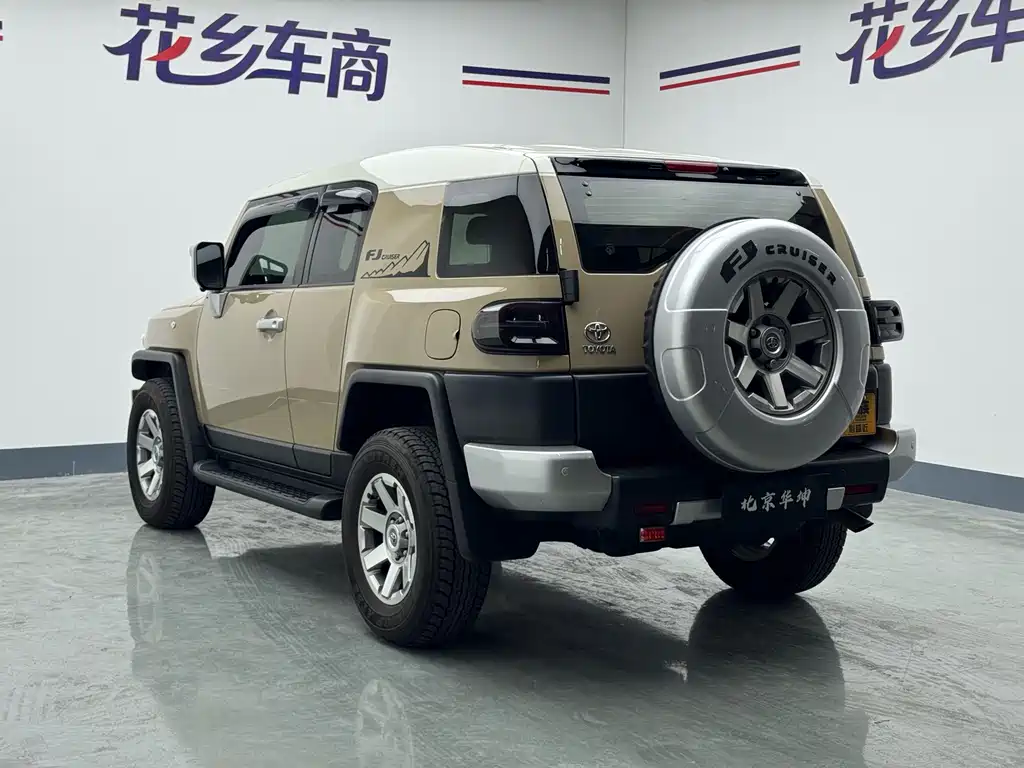 Toyota FJ Cruiser — миниатюра 15