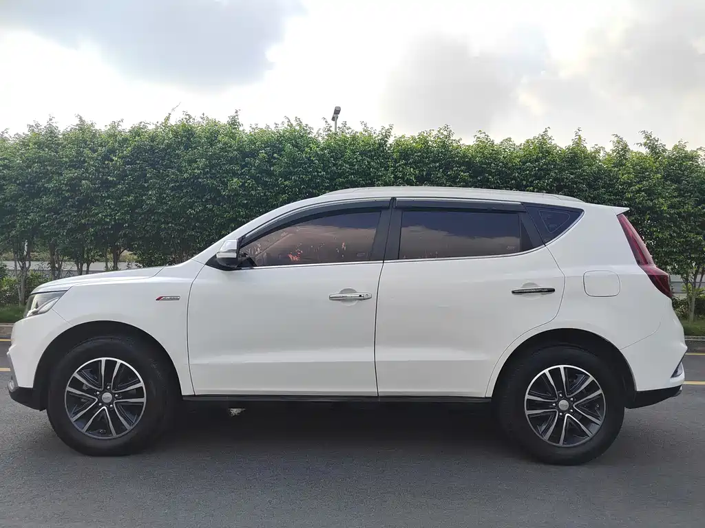 Geely Vision X6 — миниатюра 7