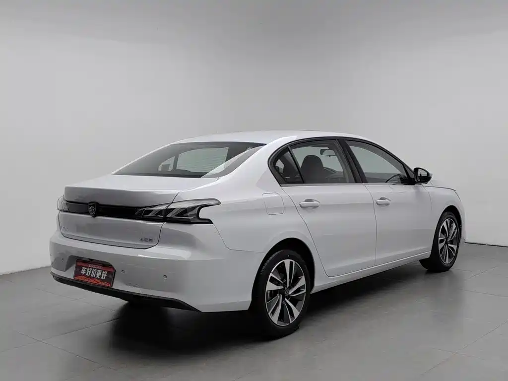 Peugeot 408 — миниатюра 2