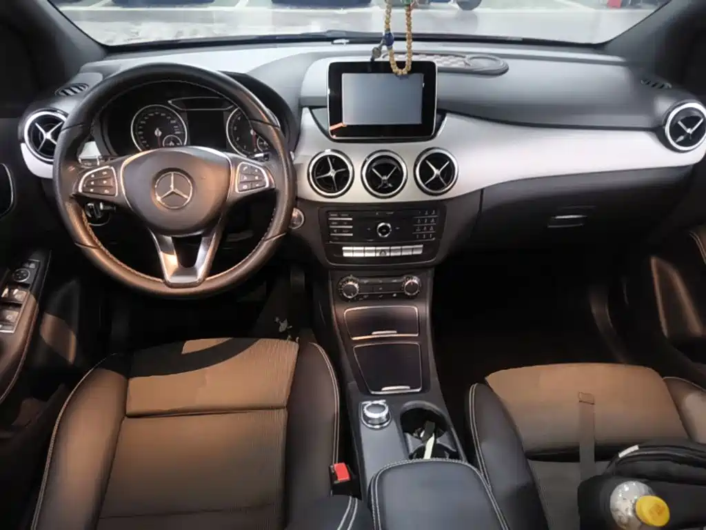 Mercedes-Benz B-Class — миниатюра 6