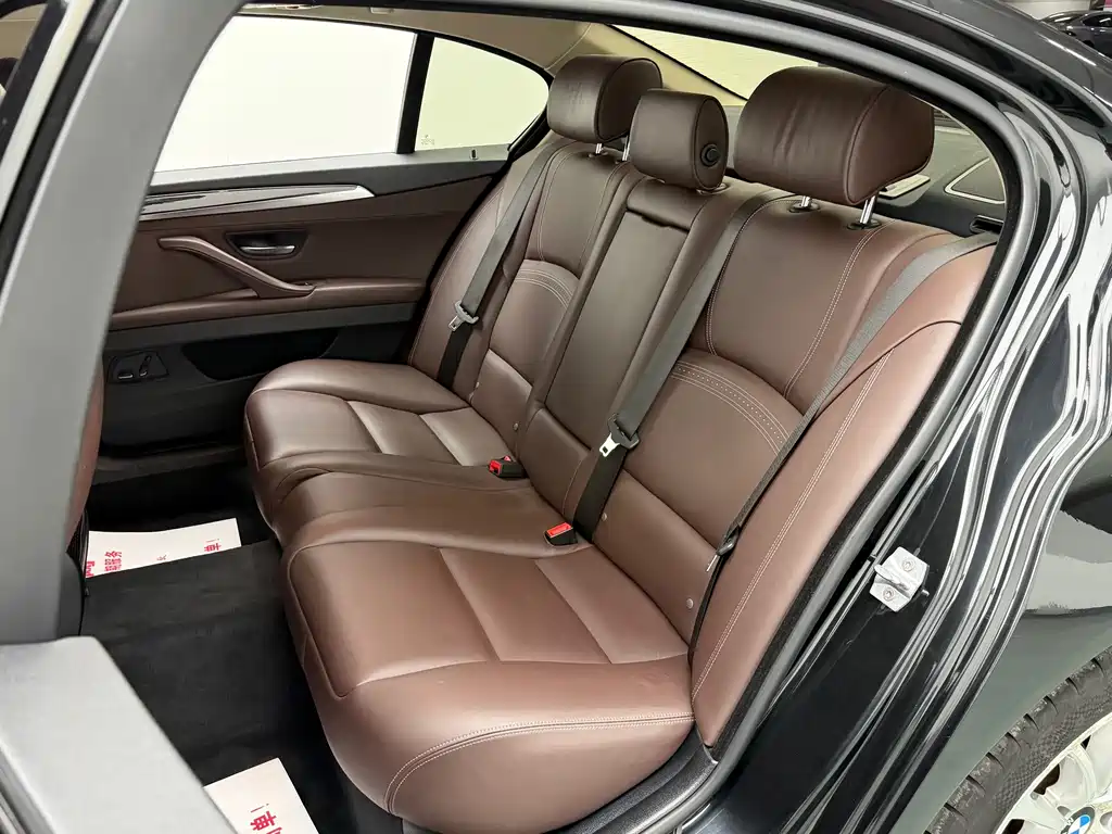 BMW 5 Series — миниатюра 21