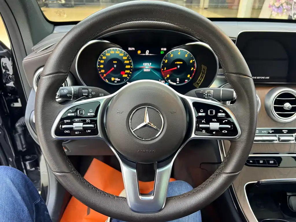 Mercedes-Benz GLC — миниатюра 14