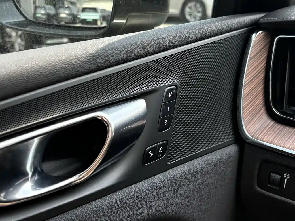 Volvo XC60 — миниатюра 6