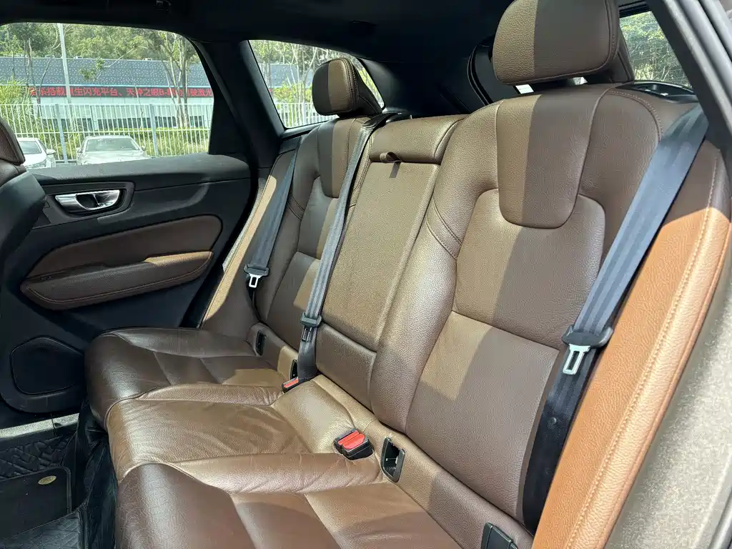 Volvo XC60 — миниатюра 16