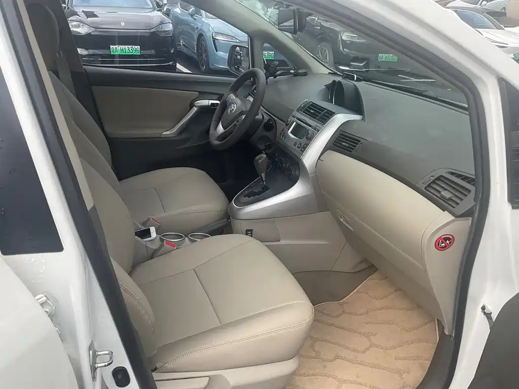 Toyota Verso — миниатюра 12