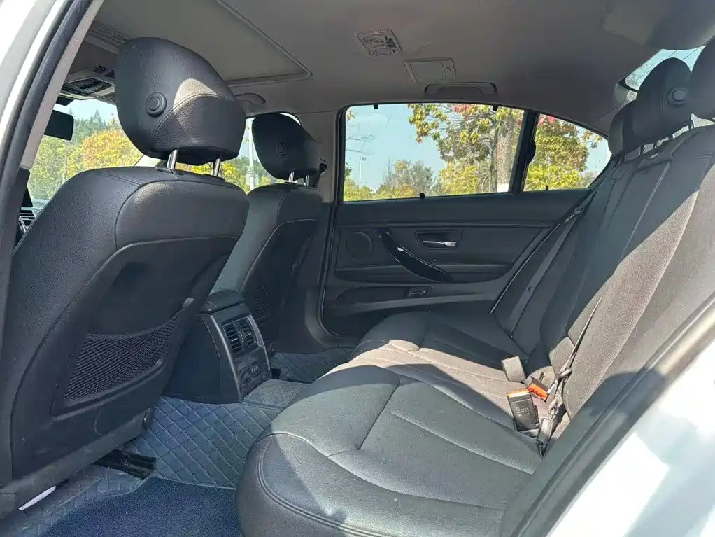 BMW 3 Series — миниатюра 5
