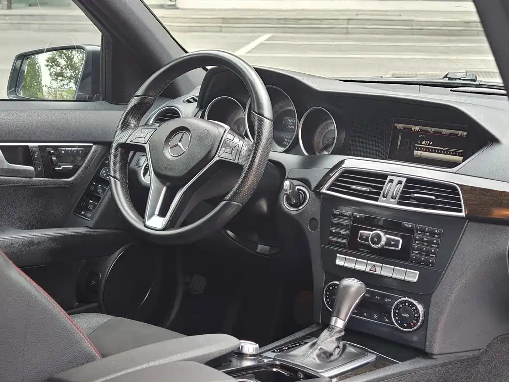 Mercedes-Benz C-Class — миниатюра 13