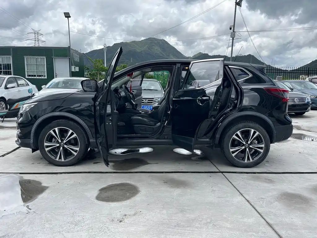 Nissan Qashqai — миниатюра 16