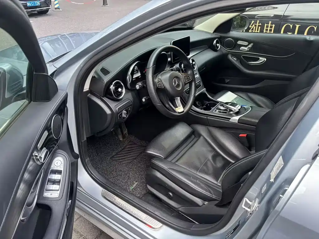 Mercedes-Benz C-Class — миниатюра 5