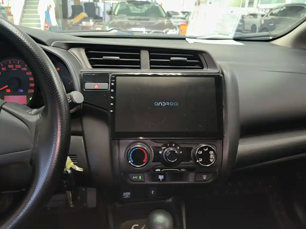 Honda Fit — миниатюра 13