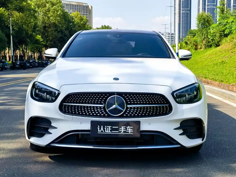 Mercedes-Benz E-Class — миниатюра 2