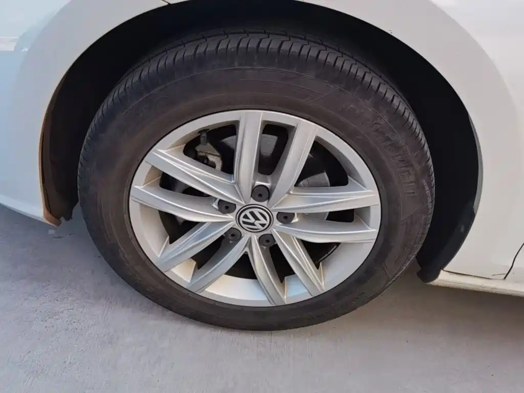 Volkswagen Golf — миниатюра 23