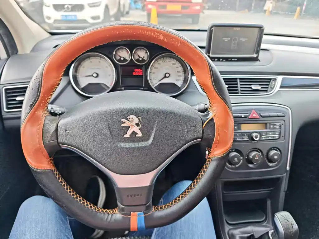 Peugeot 308 — миниатюра 10