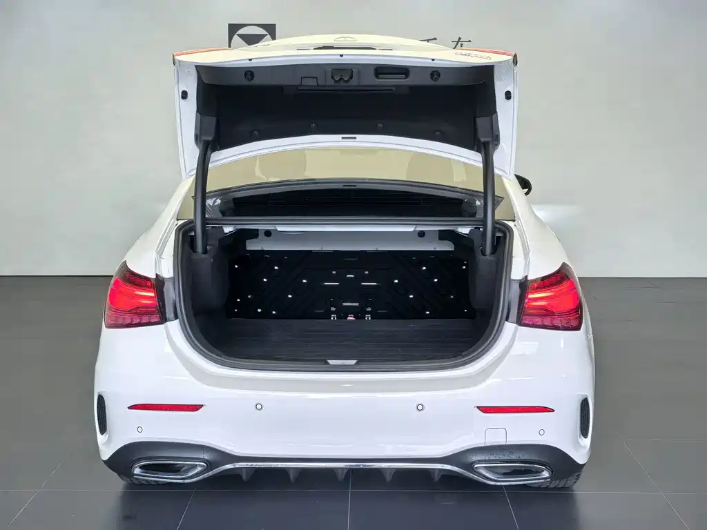 Mercedes-Benz A-Class — миниатюра 7