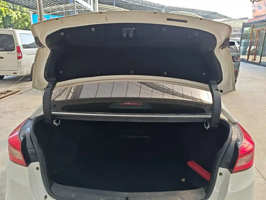 Zotye Zotye Z500 — миниатюра 19