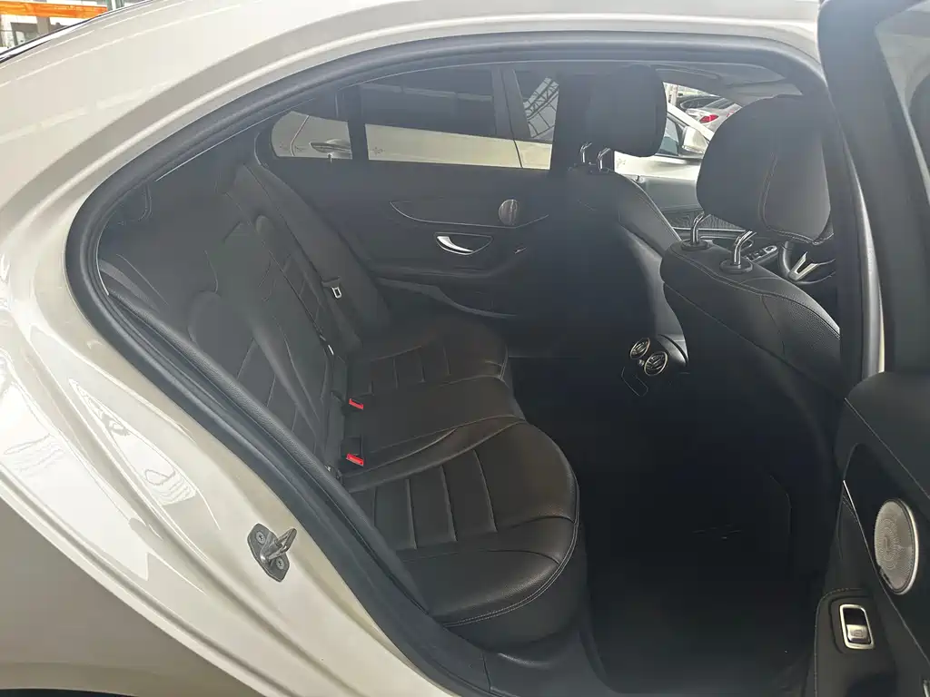 Mercedes-Benz C-Class — миниатюра 14