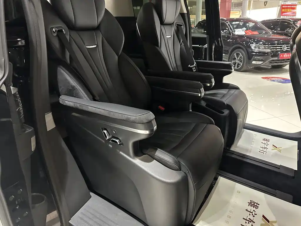 Hongqi HQ9 PHEV 2024 2.0T