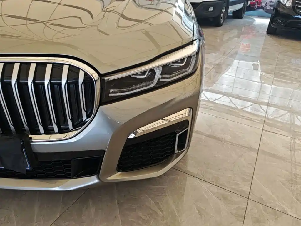 BMW 7 Series — миниатюра 24
