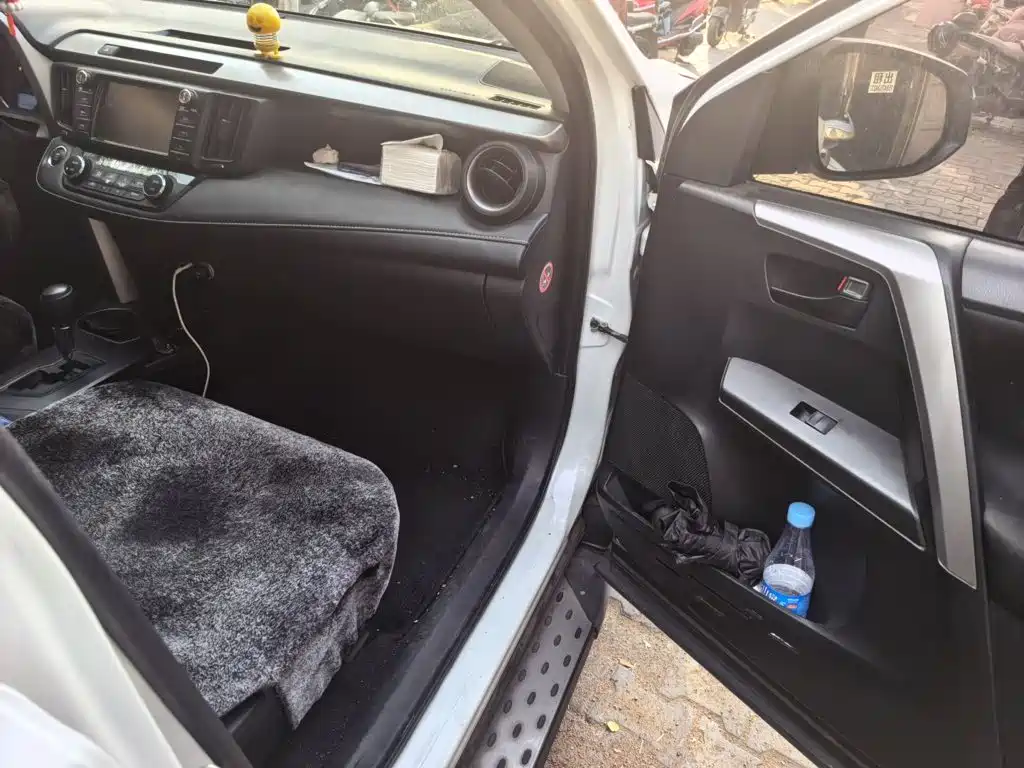 Toyota RAV4 — миниатюра 19