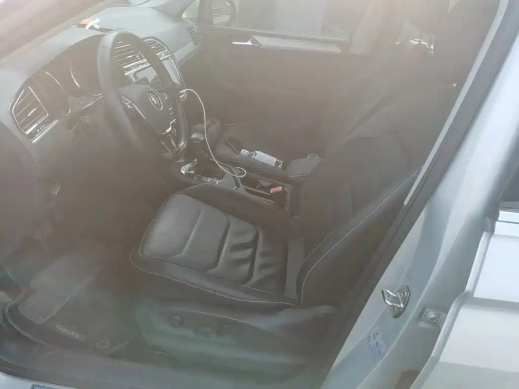 Volkswagen Tiguan L — миниатюра 15