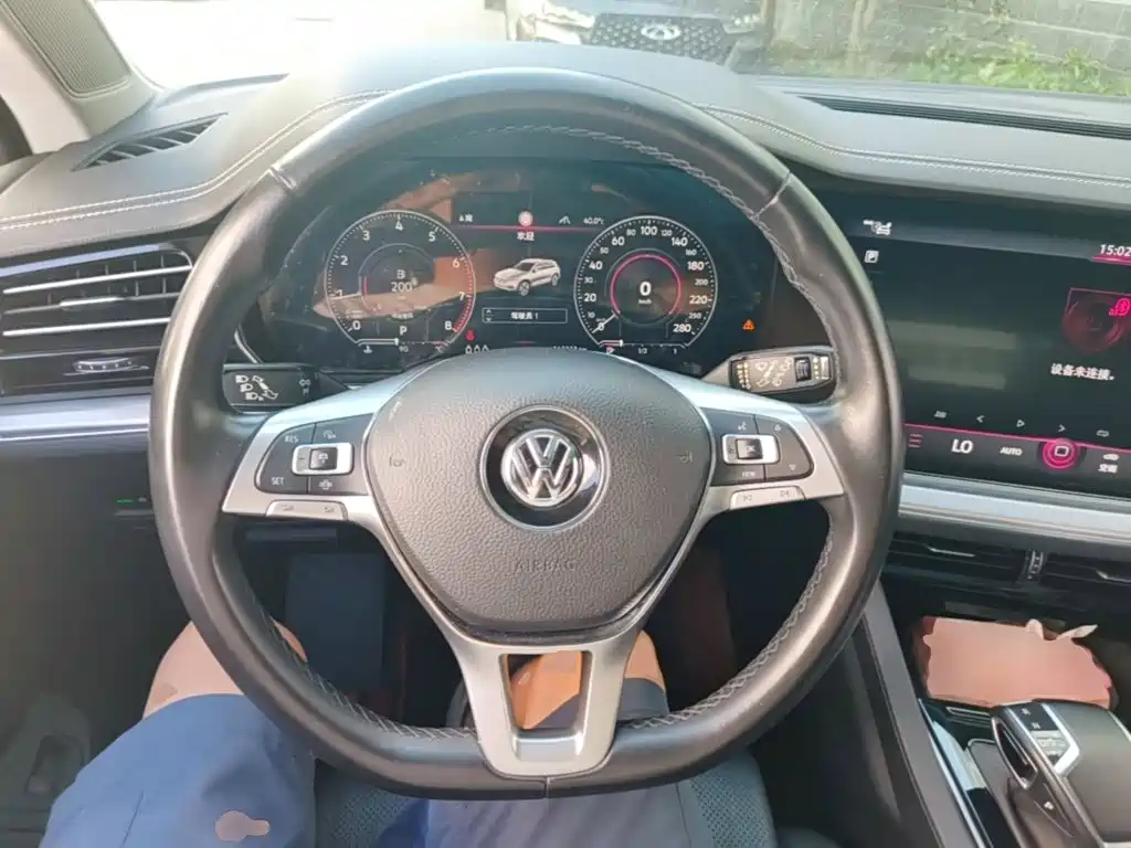 Volkswagen Touareg — миниатюра 11