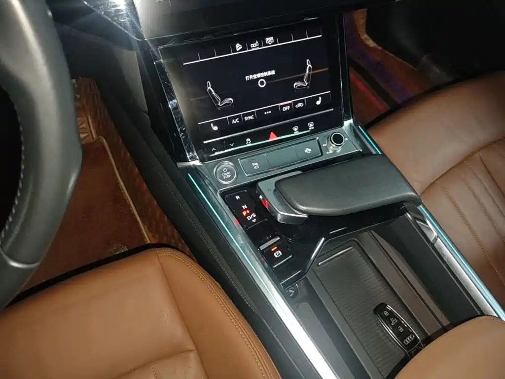 Audi e-tron (Import) — миниатюра 14