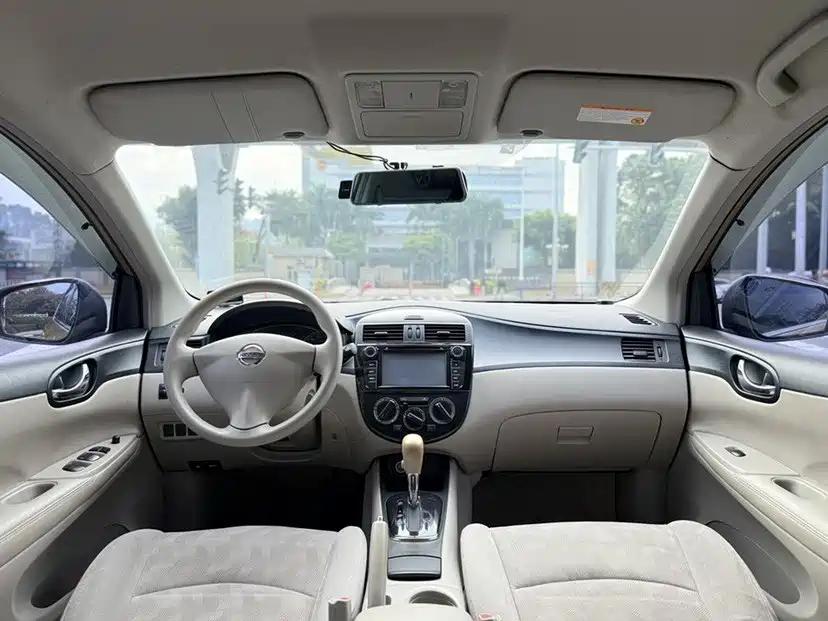 Nissan Tiida — миниатюра 10