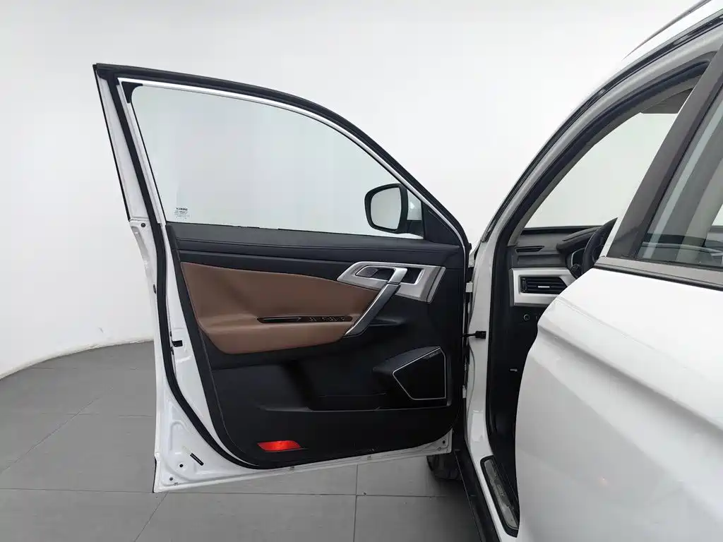 Geely Boyue — миниатюра 8