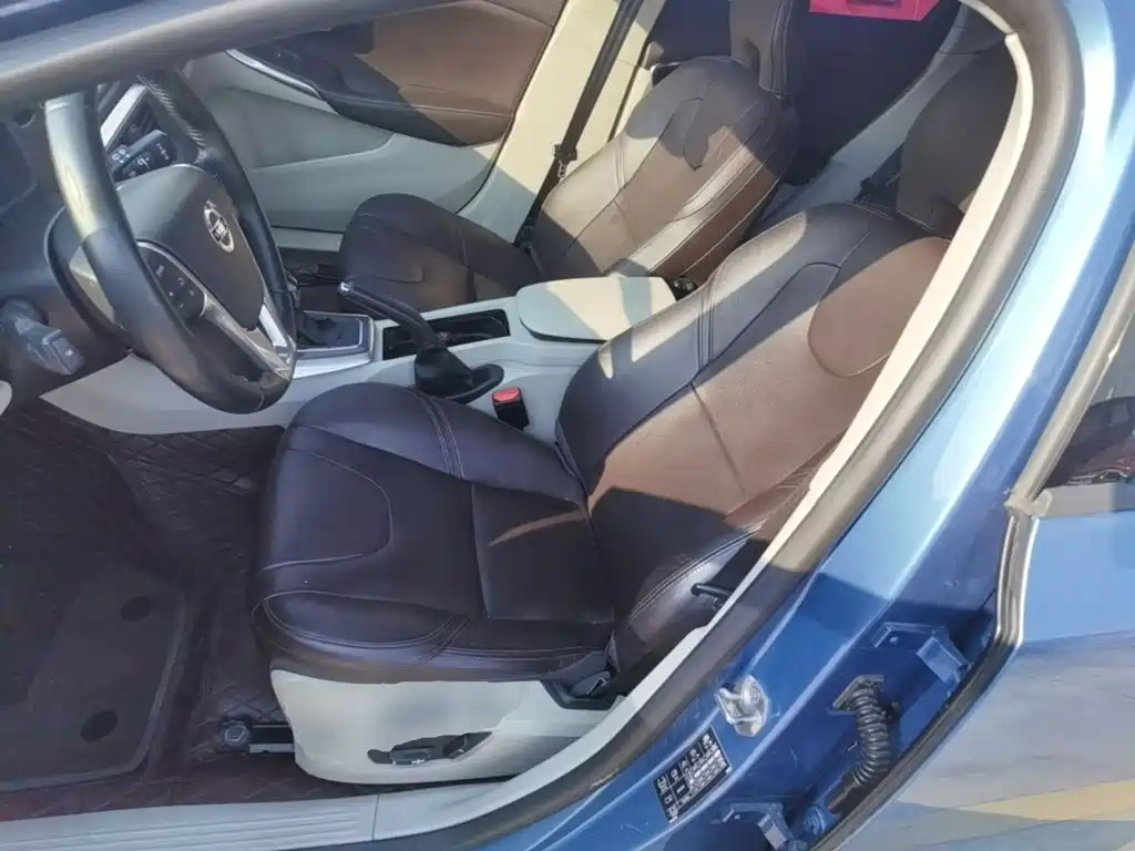 Volvo V40 — миниатюра 15
