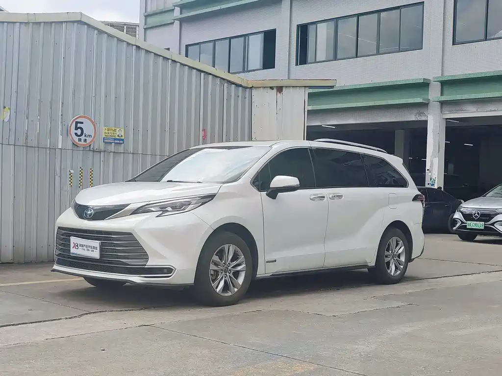 Toyota Sienna 2022