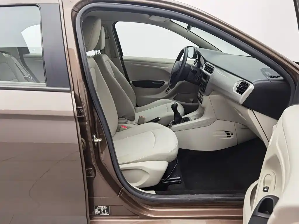 Citroen Elysee — миниатюра 23
